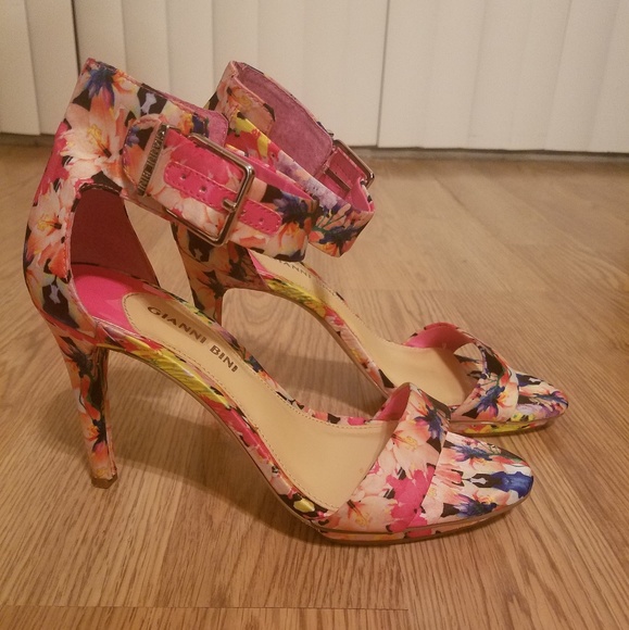 Gianni Bini multi colored, floral sandal heel - Picture 2 of 4